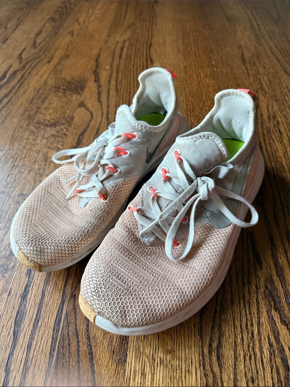 E Nike Women's 7 Peach and Light Pink Mesh Running Shoes